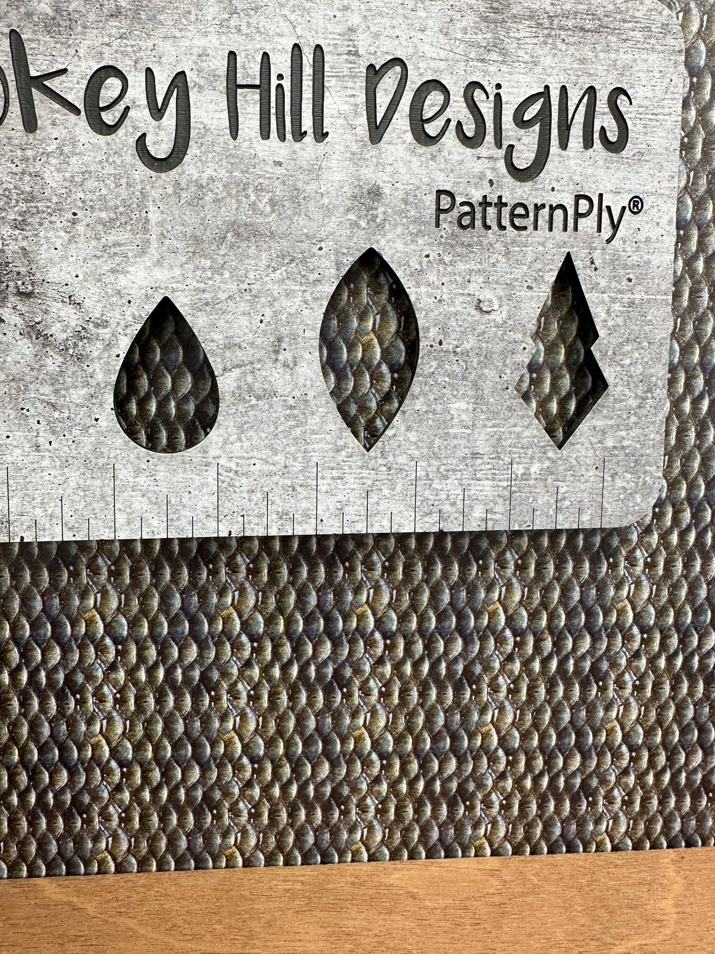 PatternPly® Silver Fish Scales