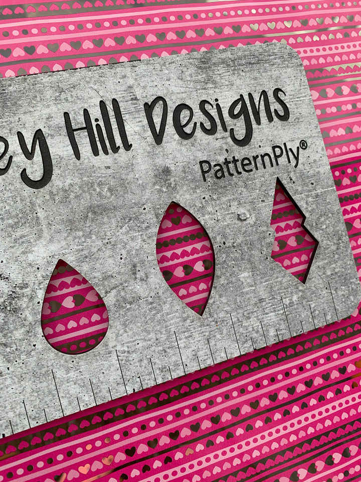 PatternPly® Scattered Heart Stripes