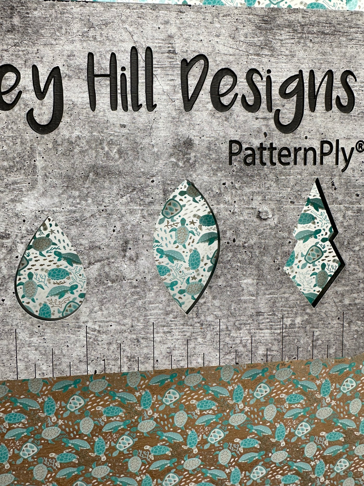 PatternPly® Scattered Sea Turtles and Coral