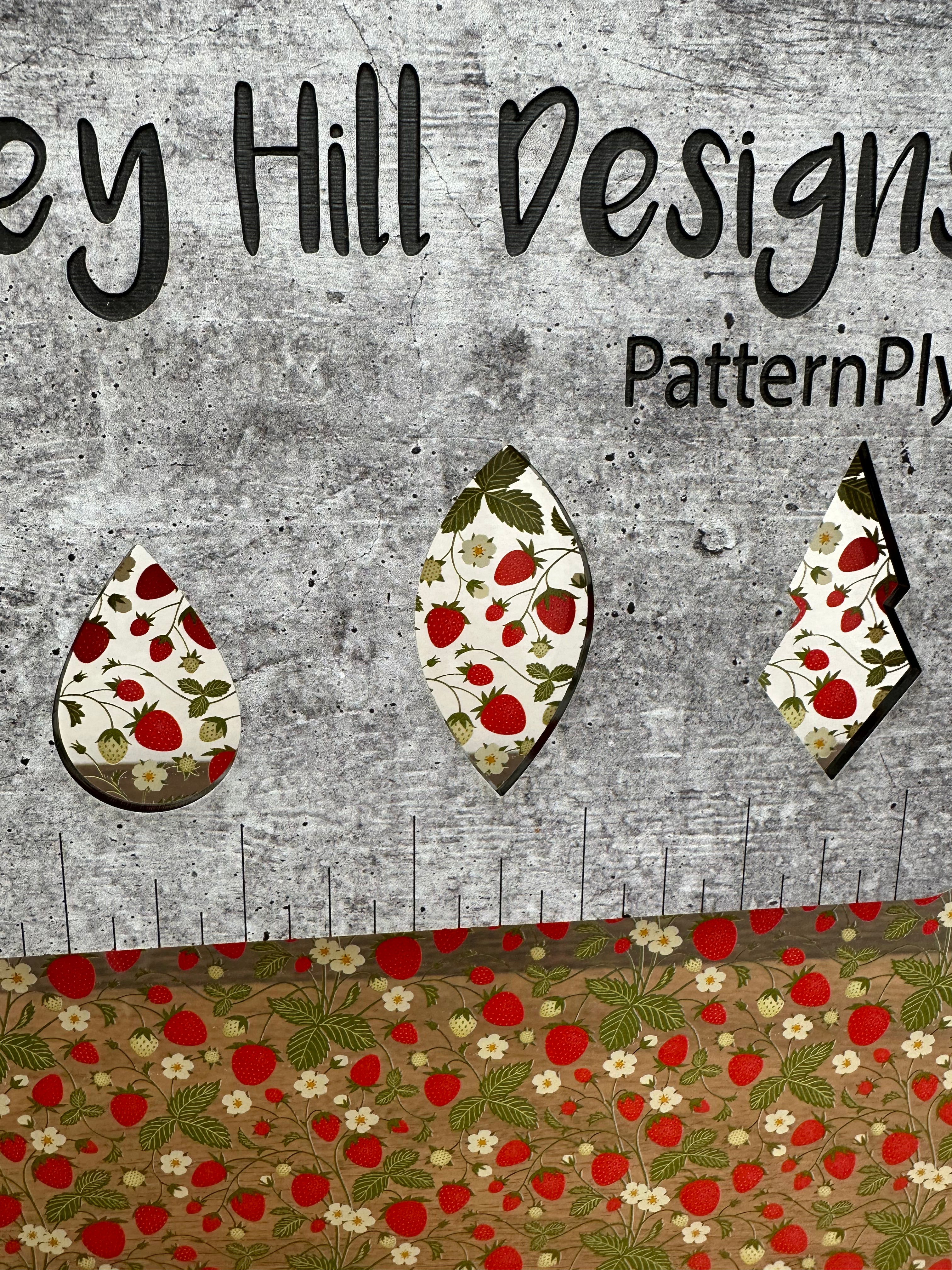 PatternPly® Scattered Strawberry Plants product photo 3
