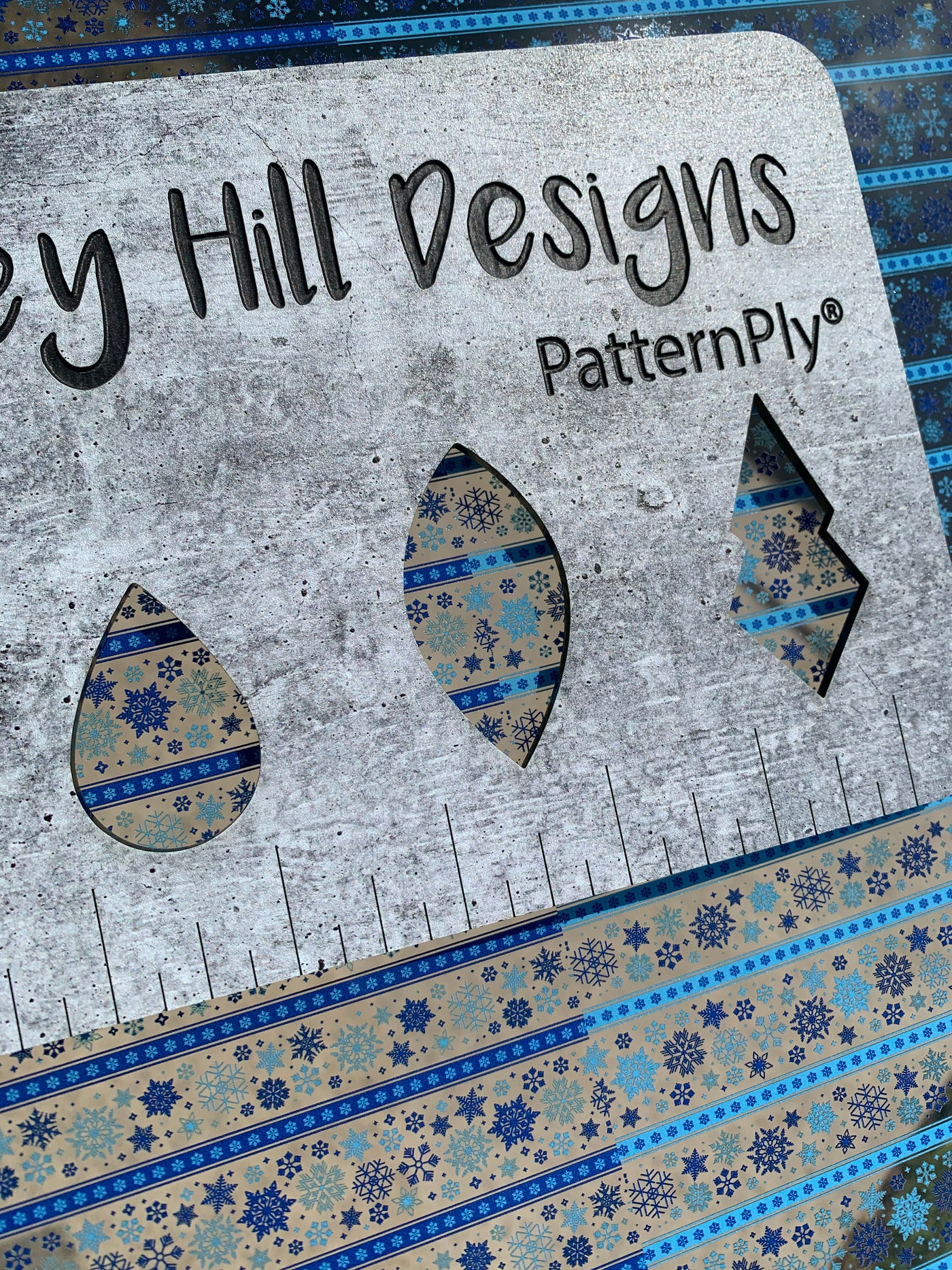 PatternPly® Scattered Blue Stripe Snowflake Duo