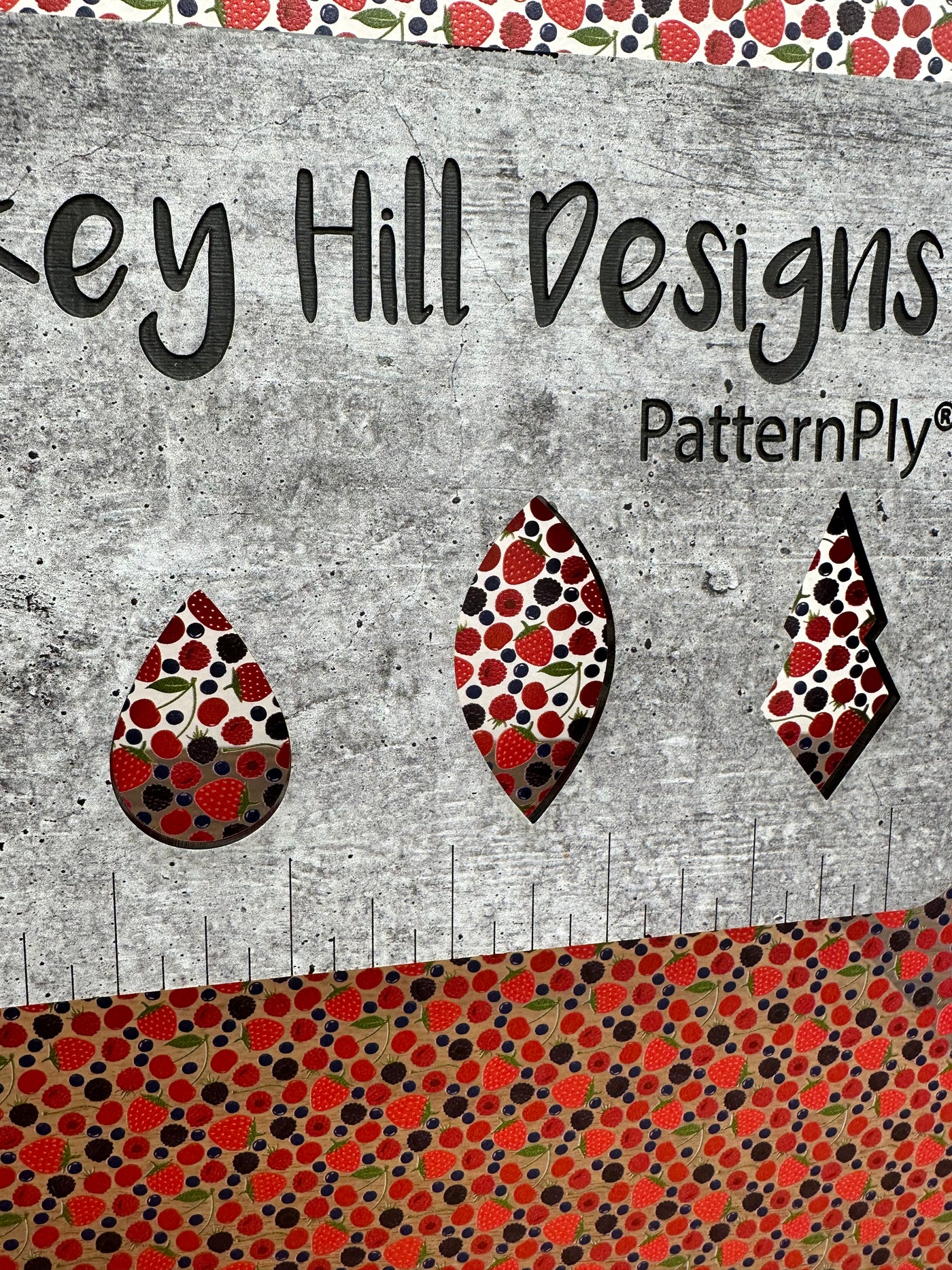 PatternPly® Scattered Mixed Berries