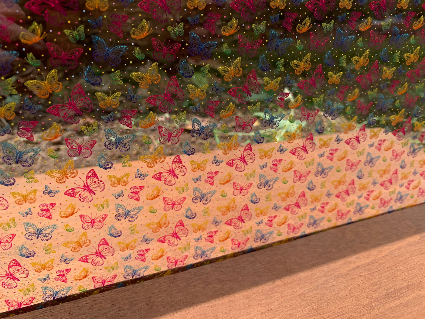 PatternPly® Scattered Gradient Butterflies