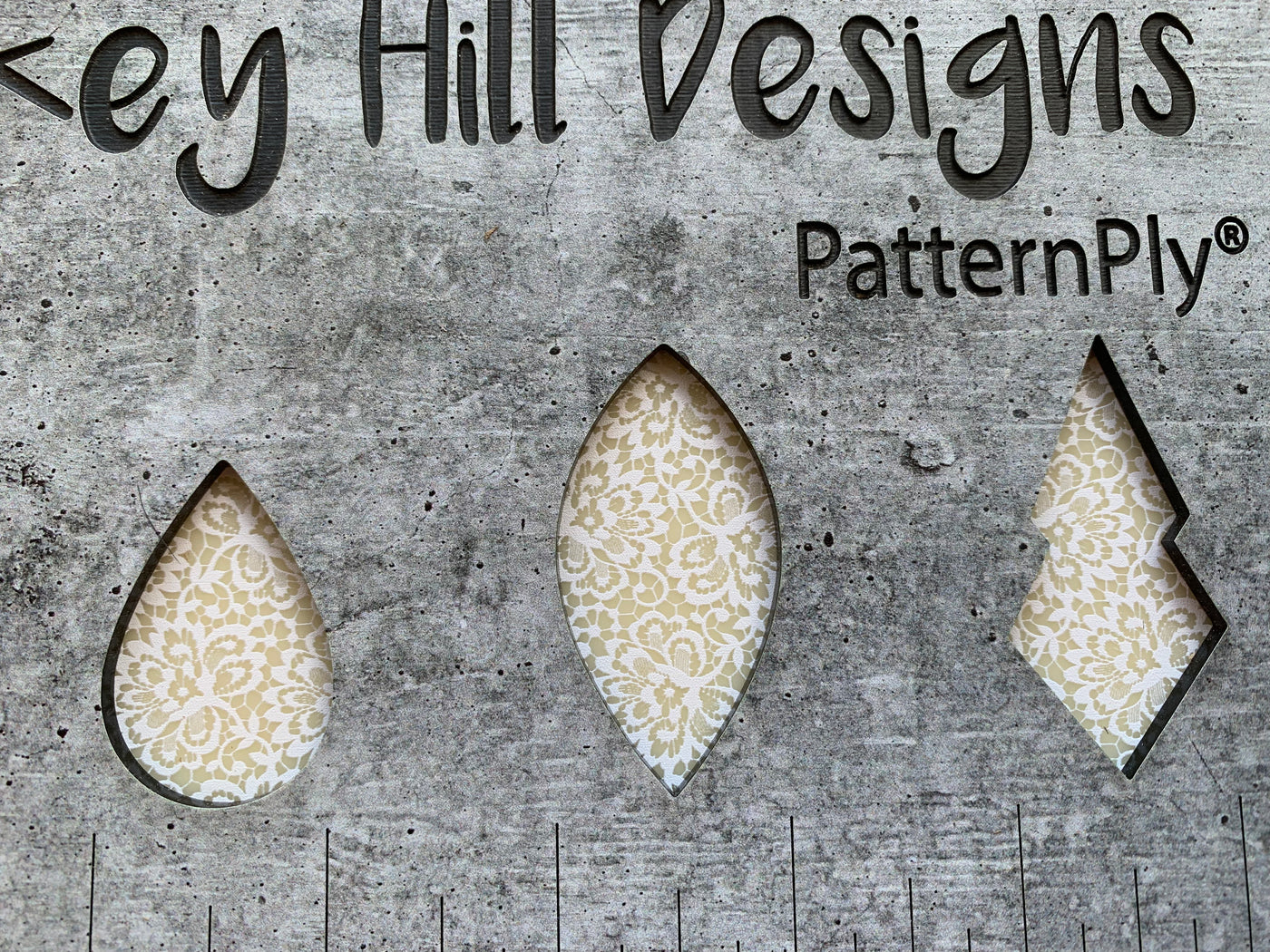 PatternPly® Scattered Lace WHITE