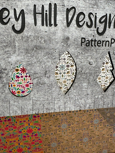 PatternPly® Scattered Three Season Floral