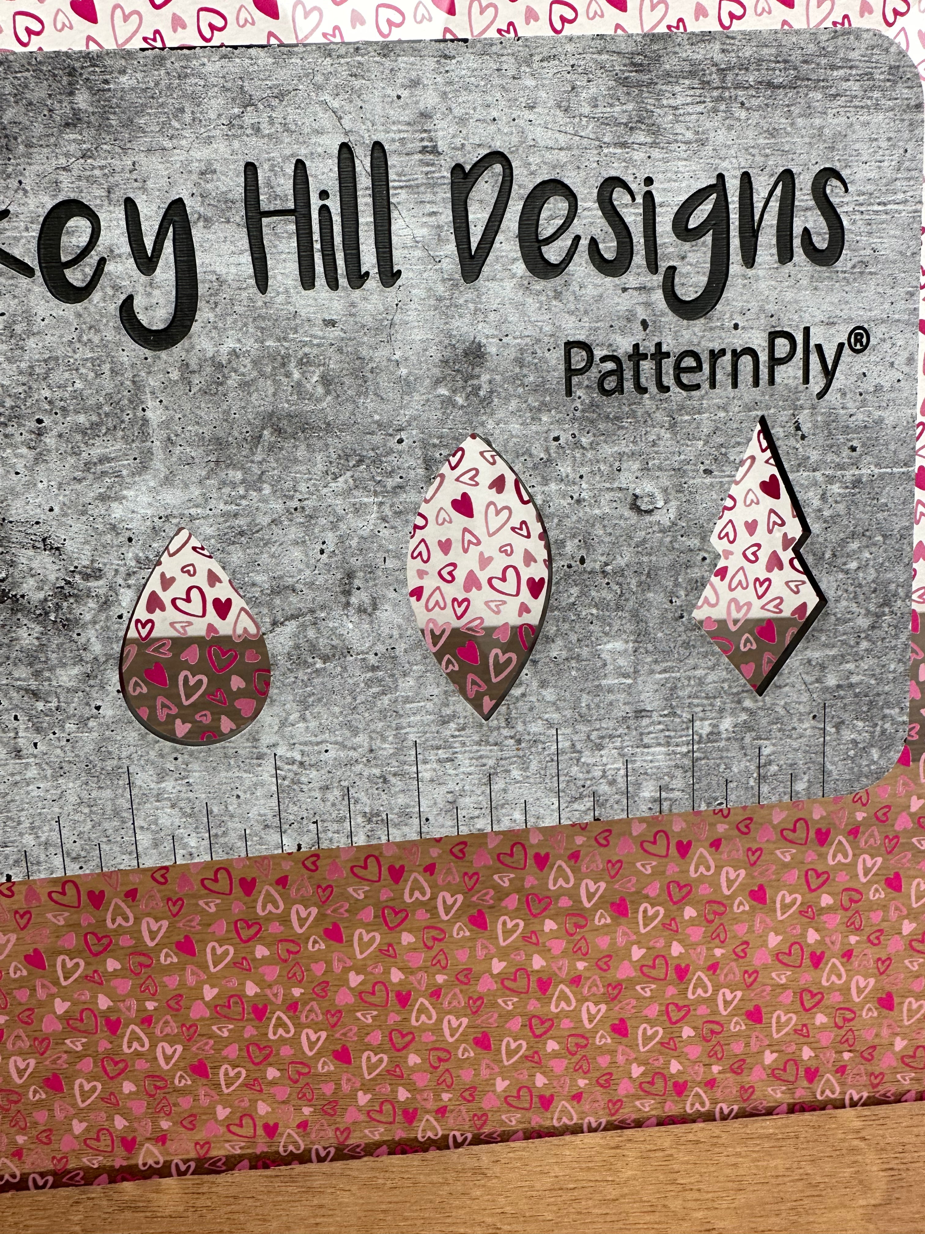 PatternPly® Scattered Pink Outline Hearts product photo 2