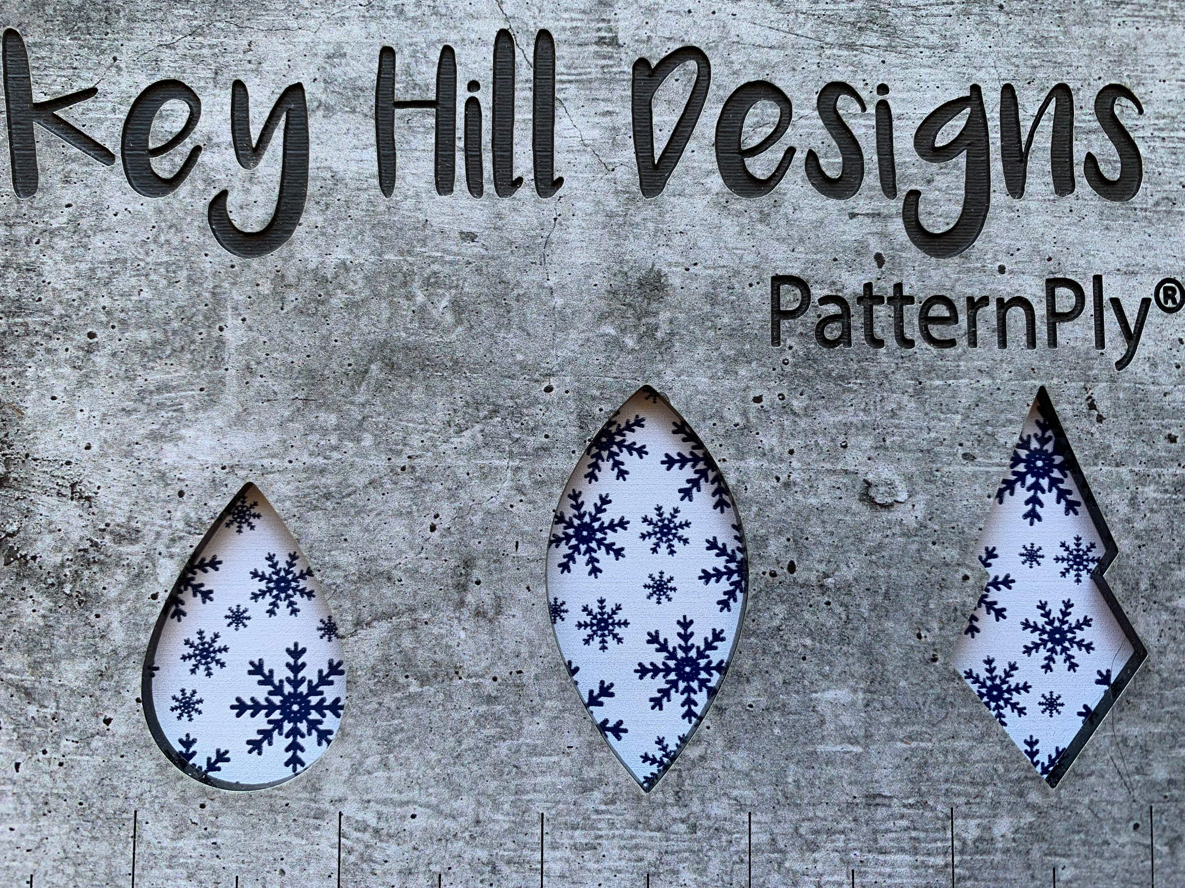 PatternPly® Scattered Snowflakes WHITE product photo 10