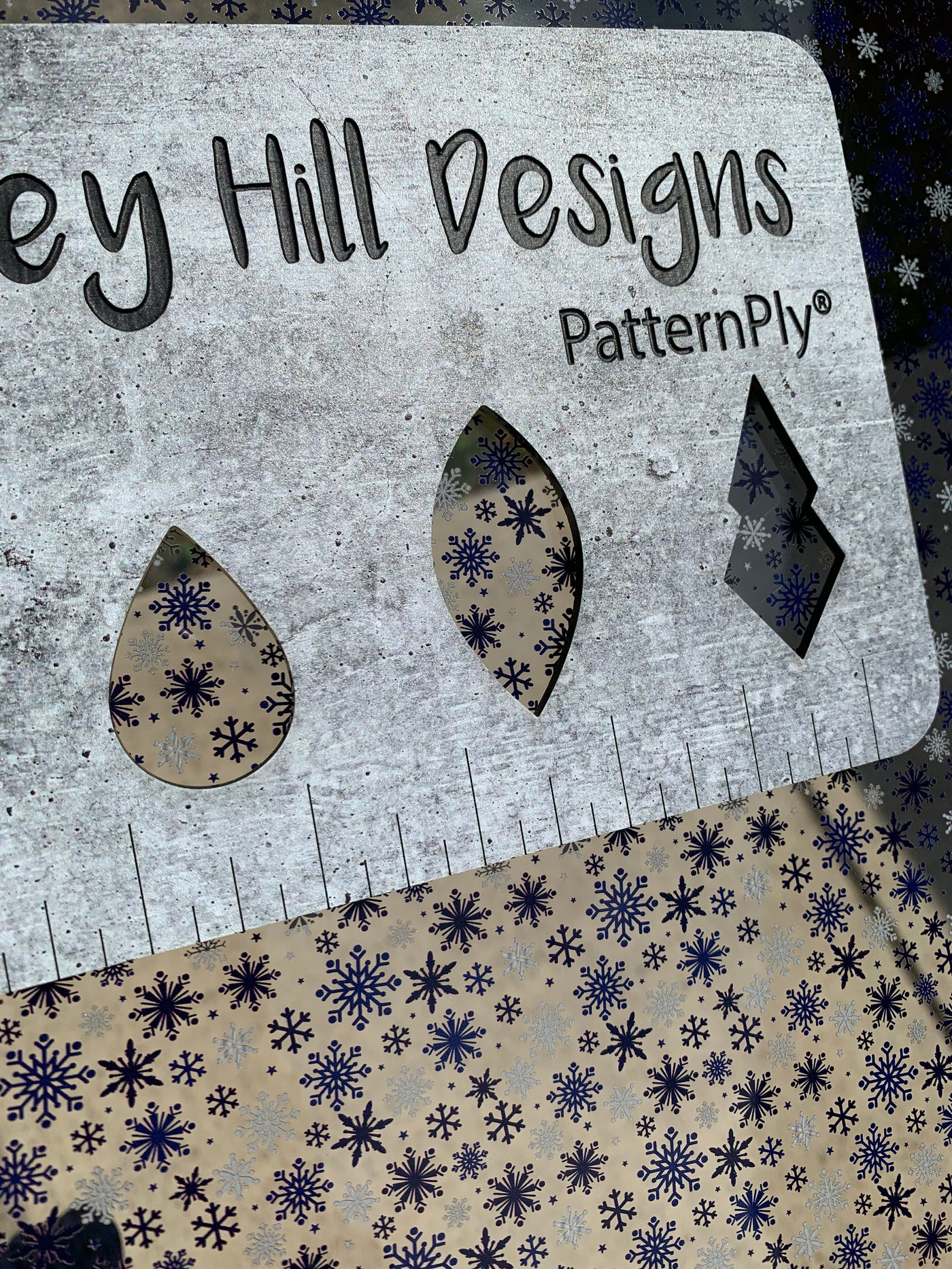 PatternPly® Scattered Navy Blue Snowflakes