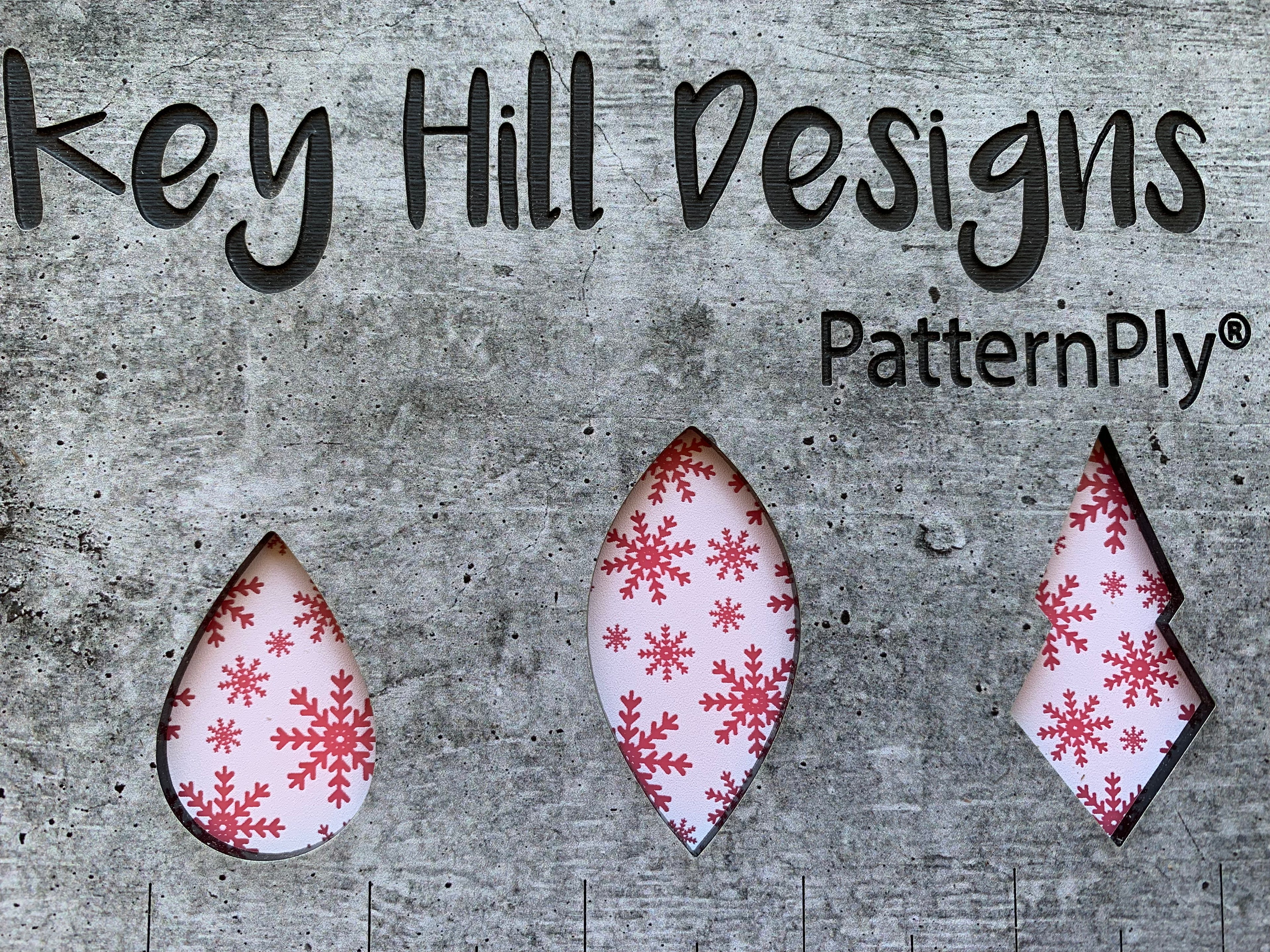 PatternPly® Scattered Snowflakes WHITE product photo 7