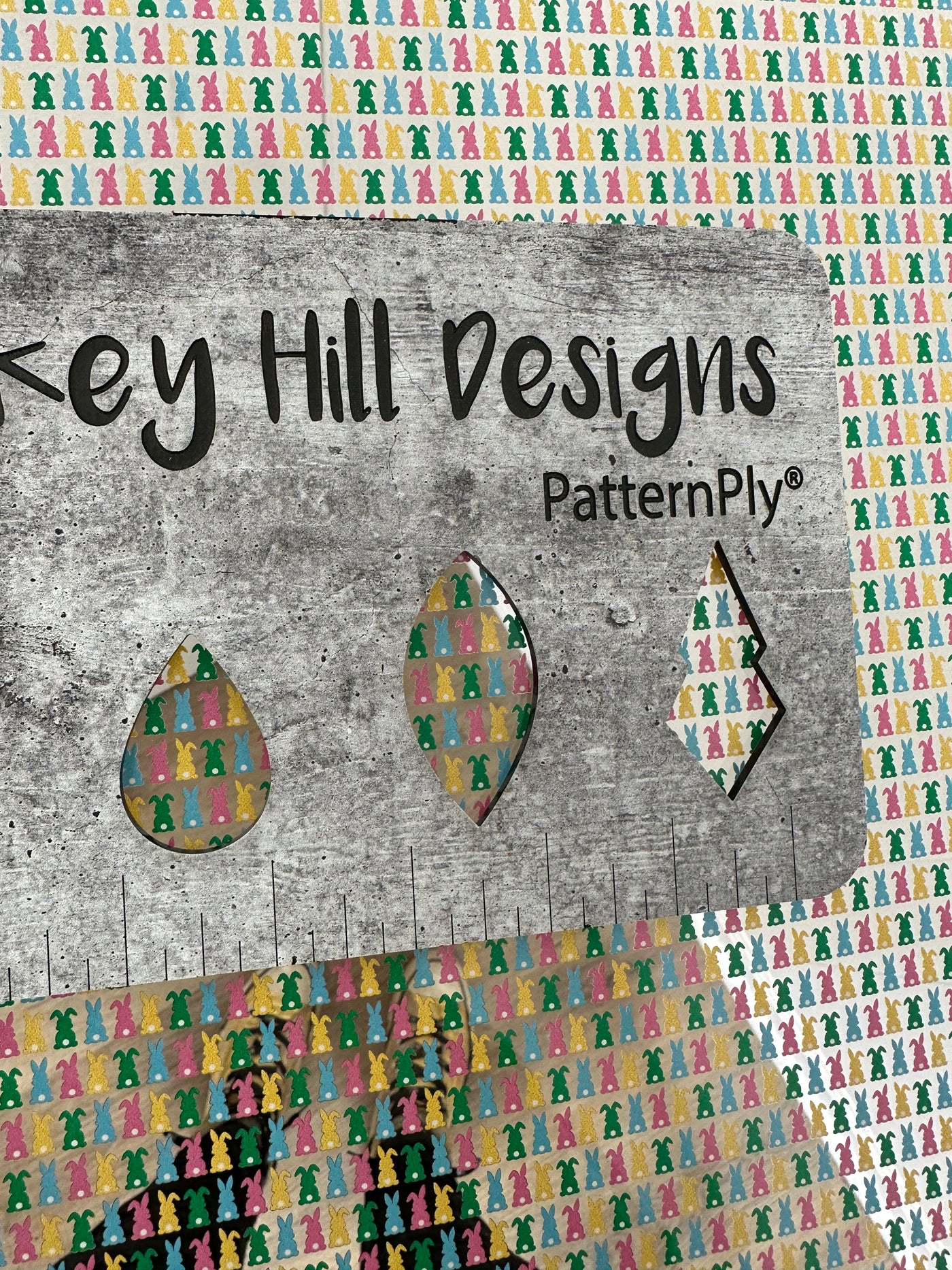 PatternPly® Scattered Bunny Butts