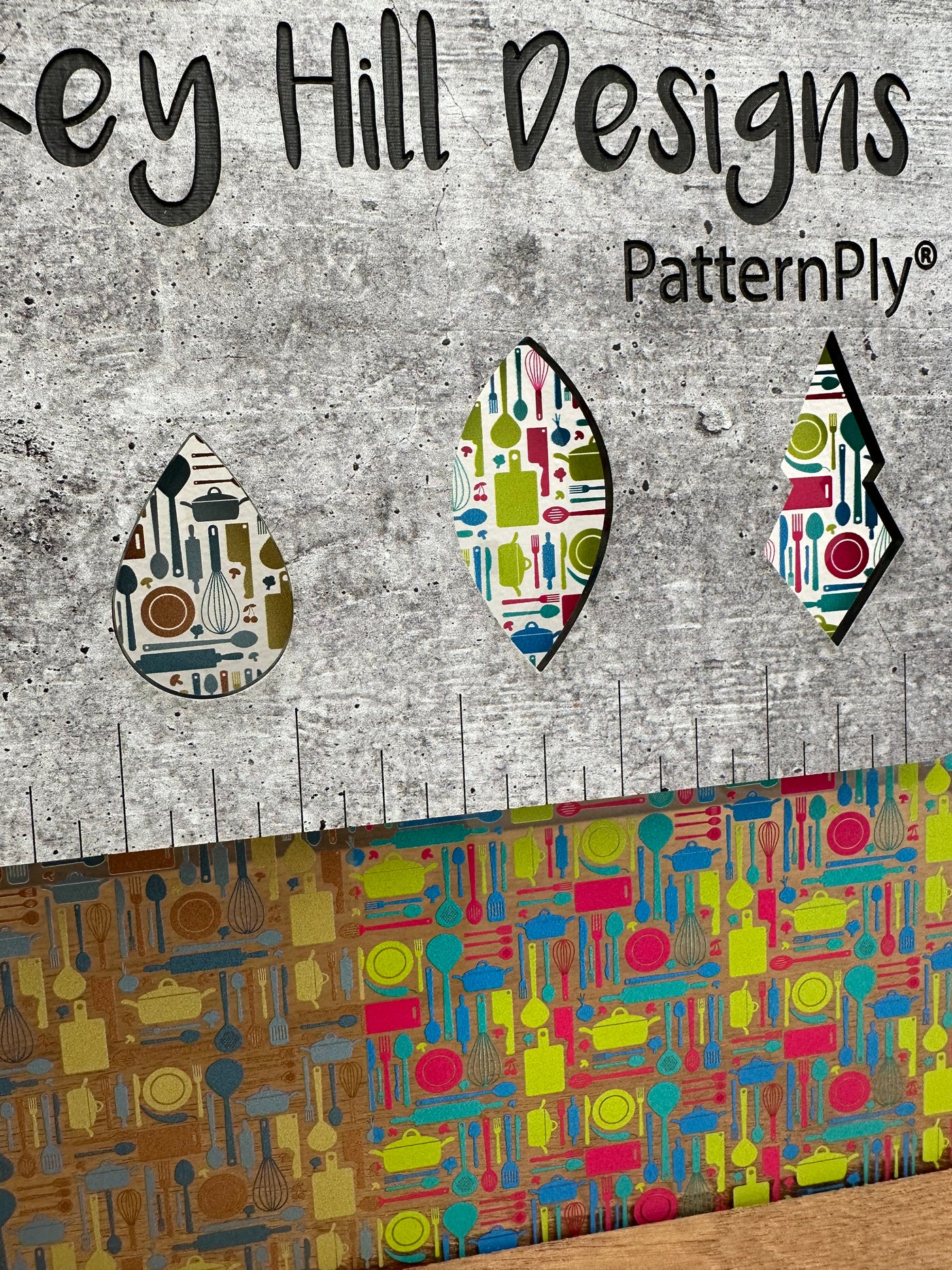 PatternPly® Scattered Cooking Utensil Duo