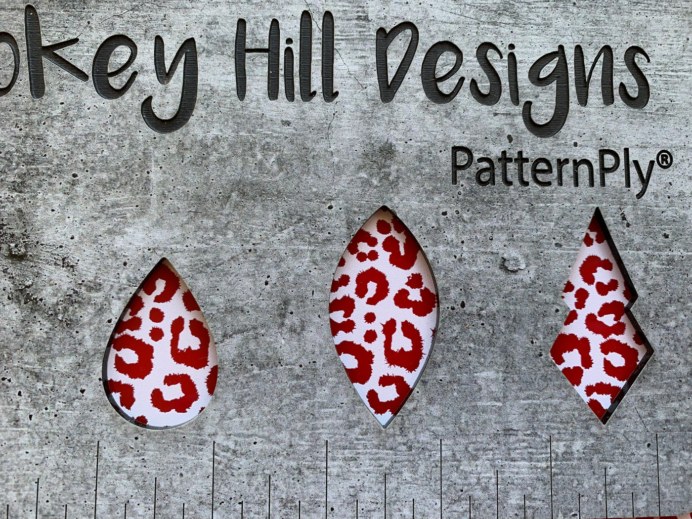 PatternPly® Scattered Leopard WHITE