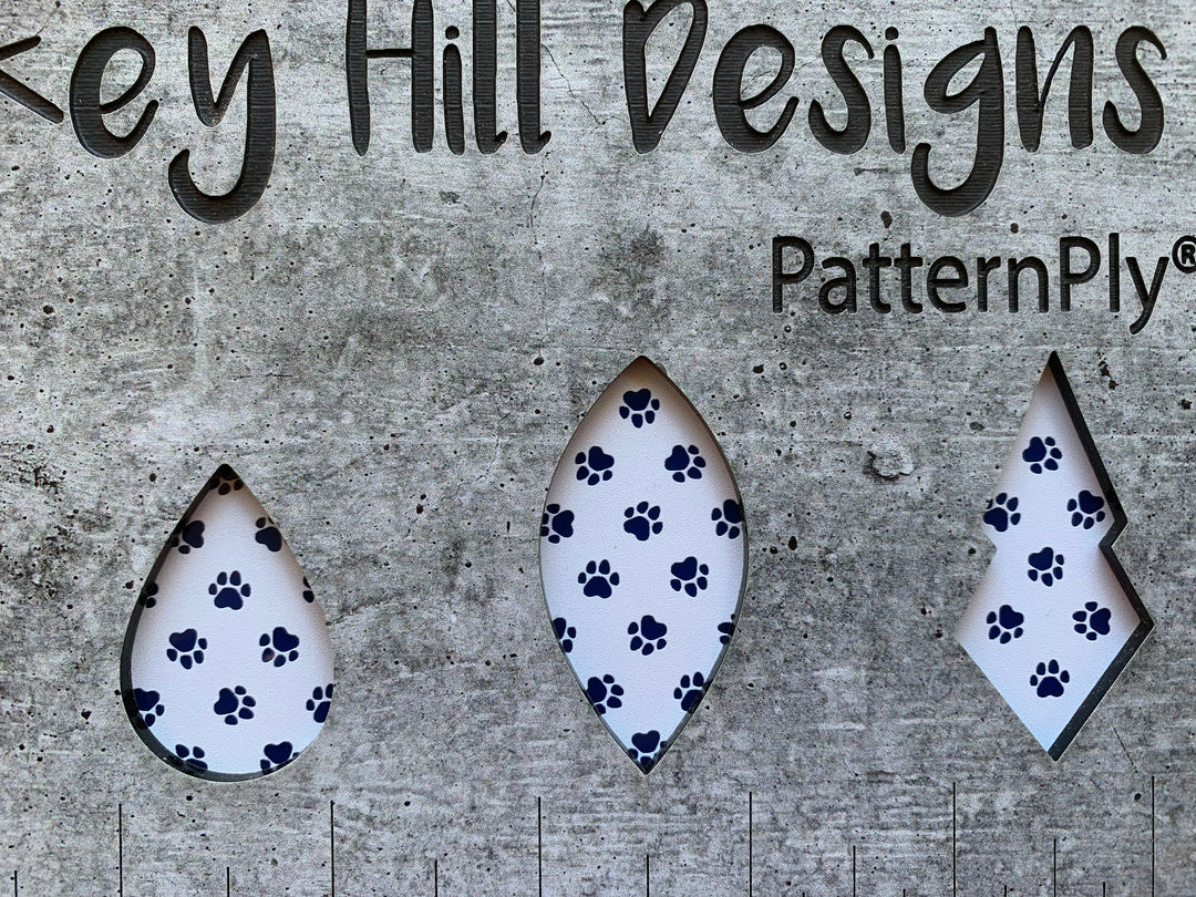 PatternPly® Scattered Pawprints WHITE