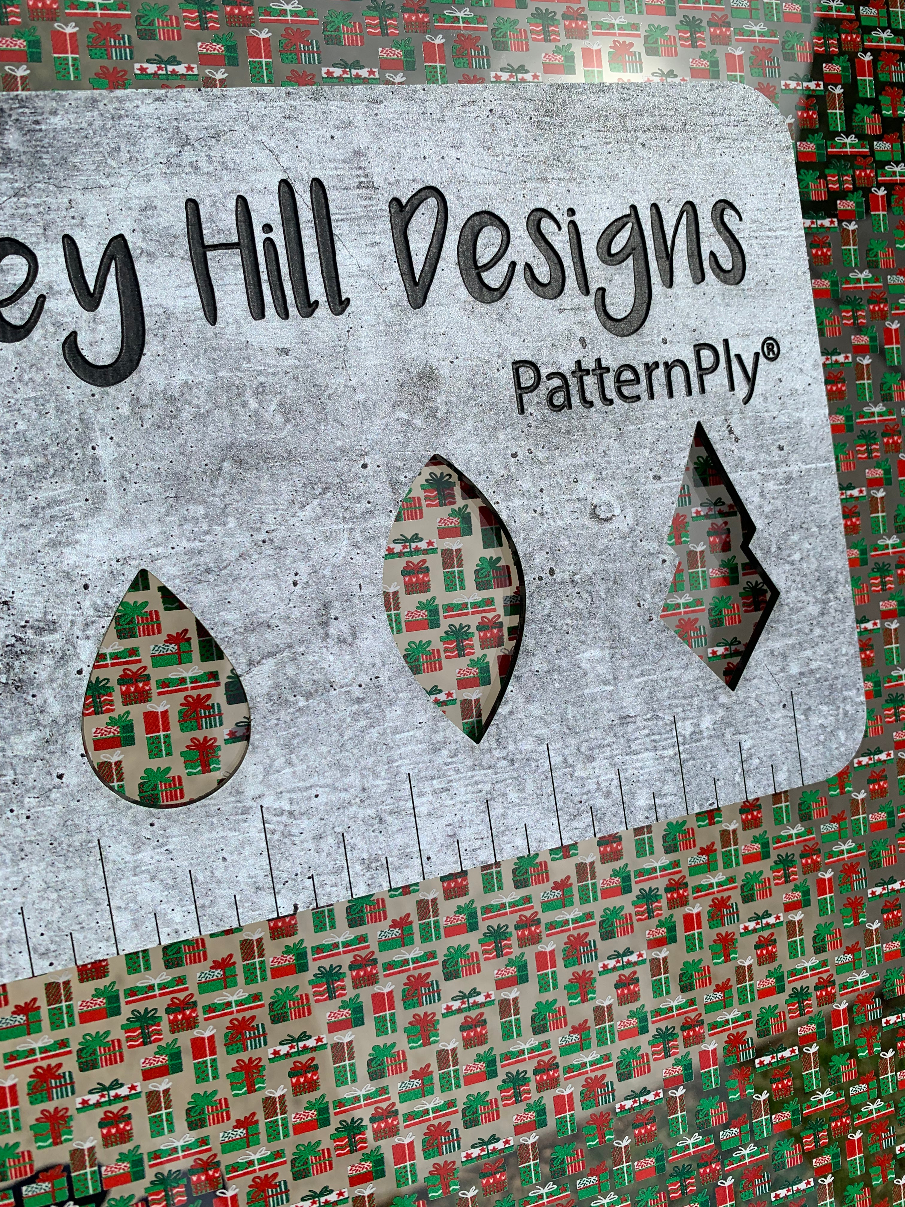 PatternPly® Scattered Red, Green, and White Presents sheet showing the pattern
