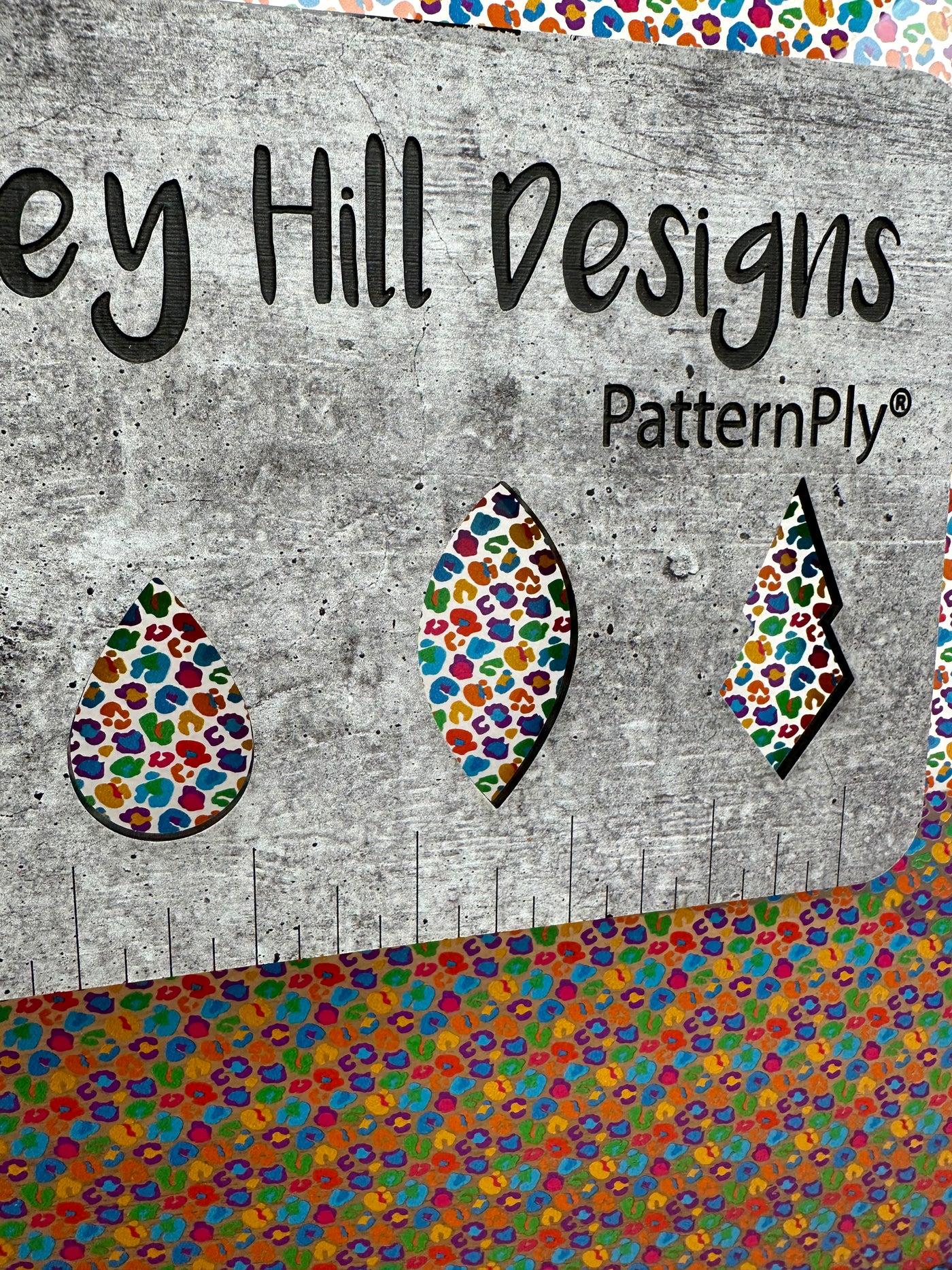 PatternPly® Scattered Colorful Leopard Spots