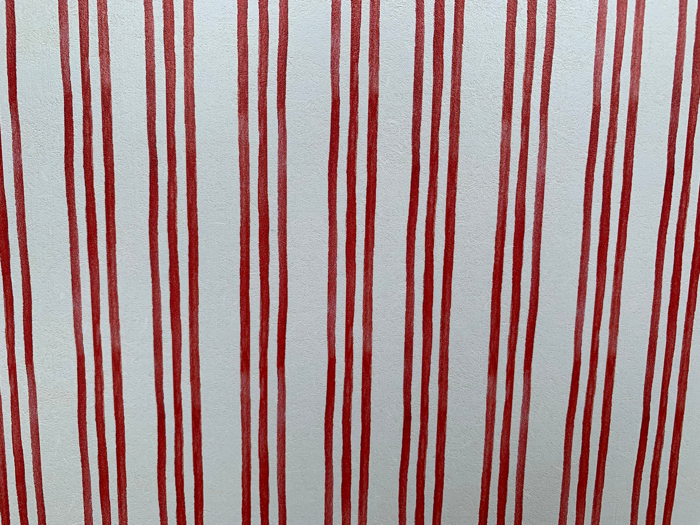 PatternPly® Watercolor Red and White Stripes
