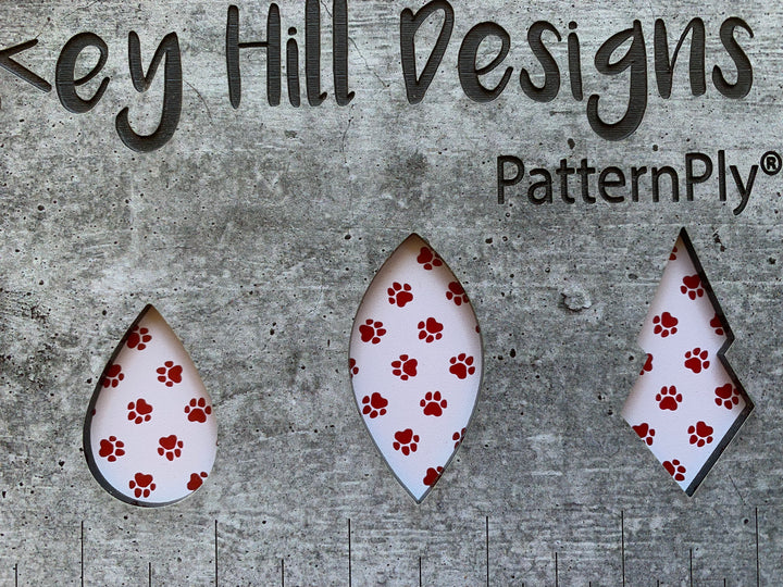 PatternPly® Scattered Pawprints WHITE