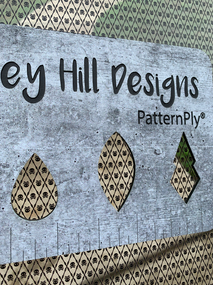 PatternPly® Scattered Argyle Skulls