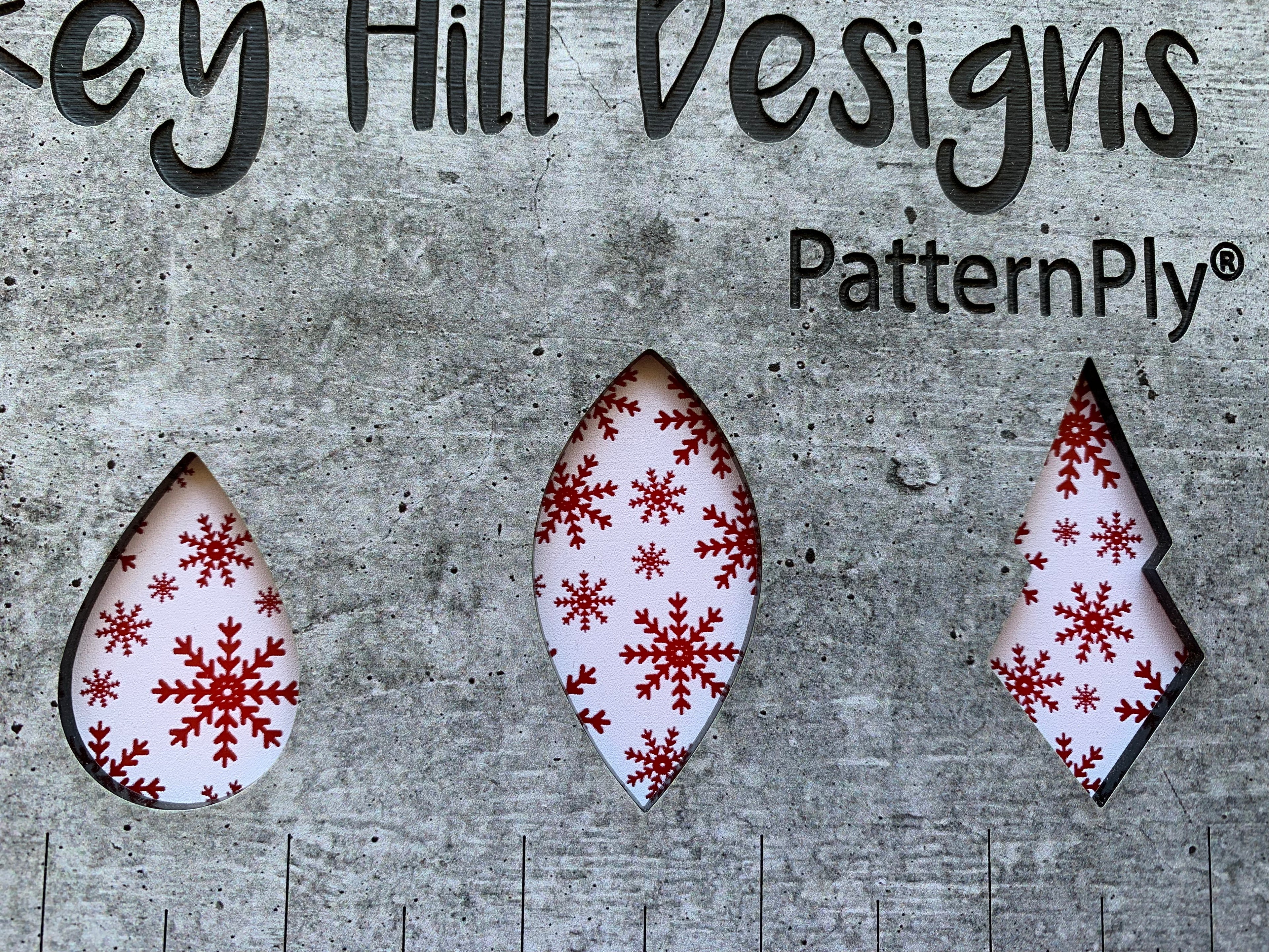 PatternPly® Scattered Snowflakes WHITE product photo 9