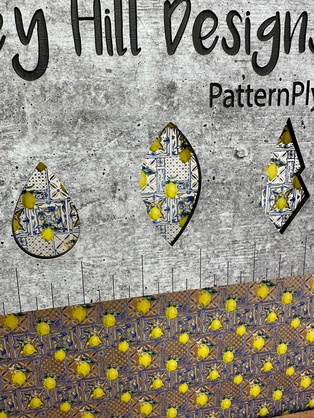 PatternPly® Scattered Sicilian Lemons