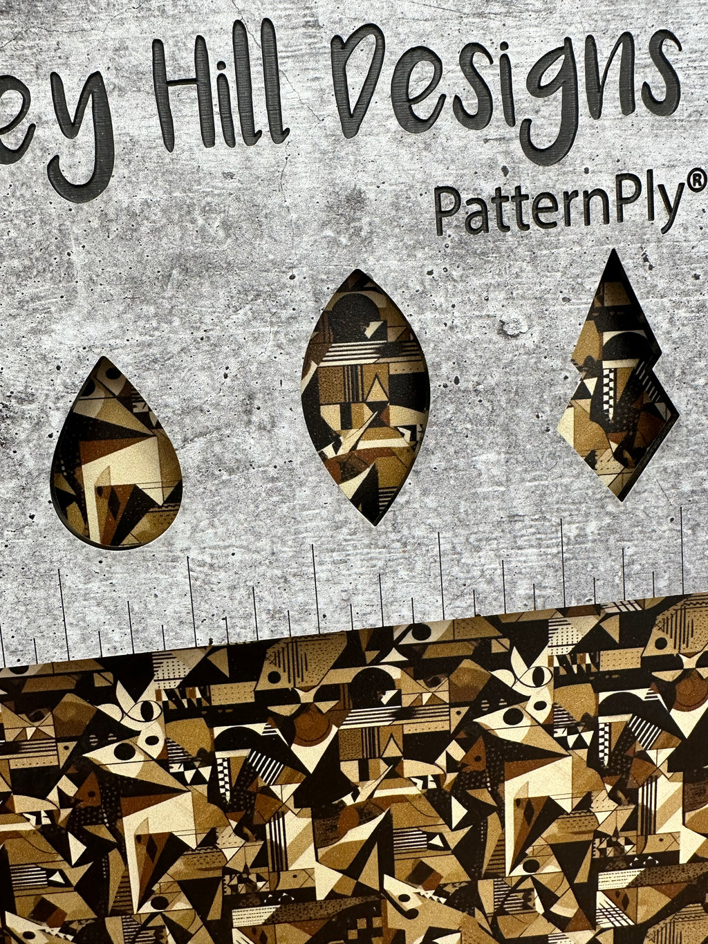 PatternPly® Full Coverage Angular Neutral product photo 3