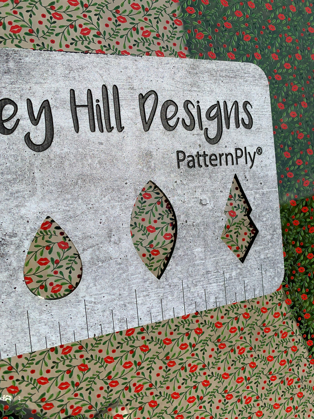 PatternPly® Scattered Mistletoe Kisses sheet showing the pattern