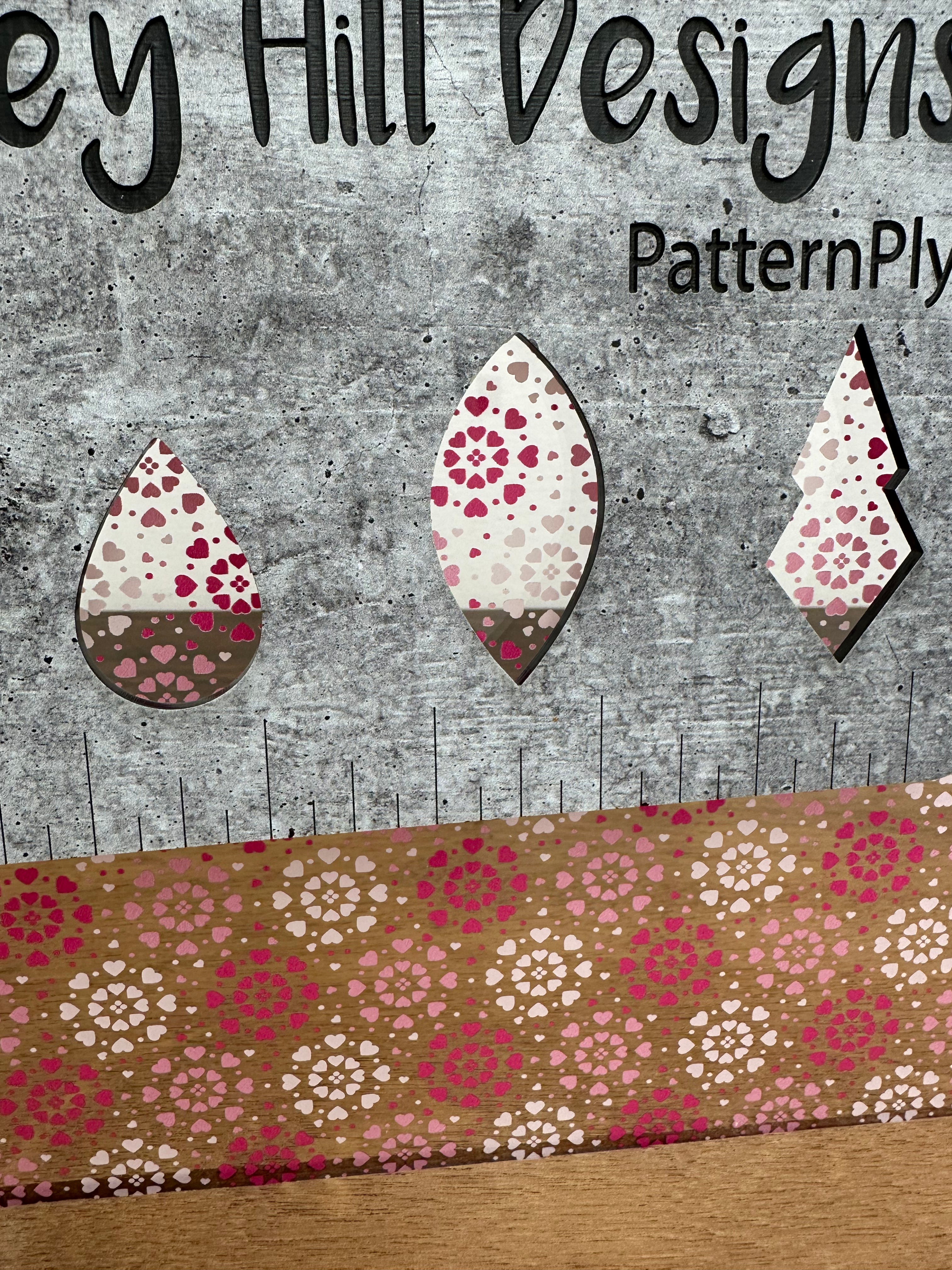 PatternPly® Scattered Heart Circles product photo 2