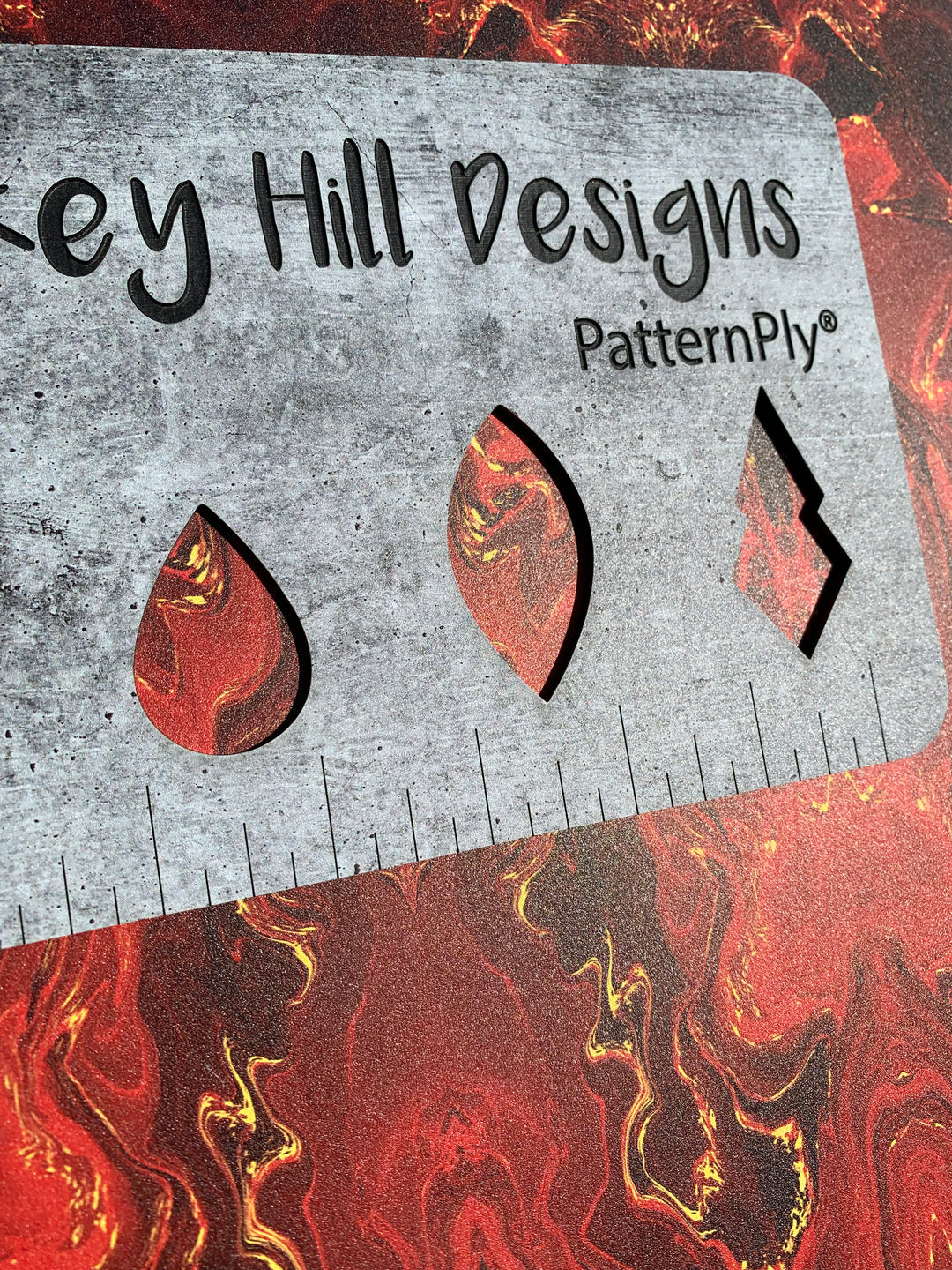 PatternPly® Mini Ruby and Gold Swirl