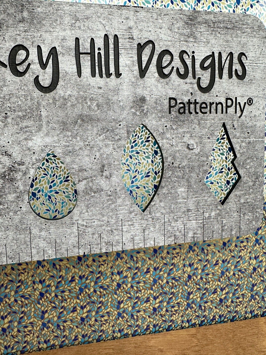 PatternPly® Scattered Beach Confetti