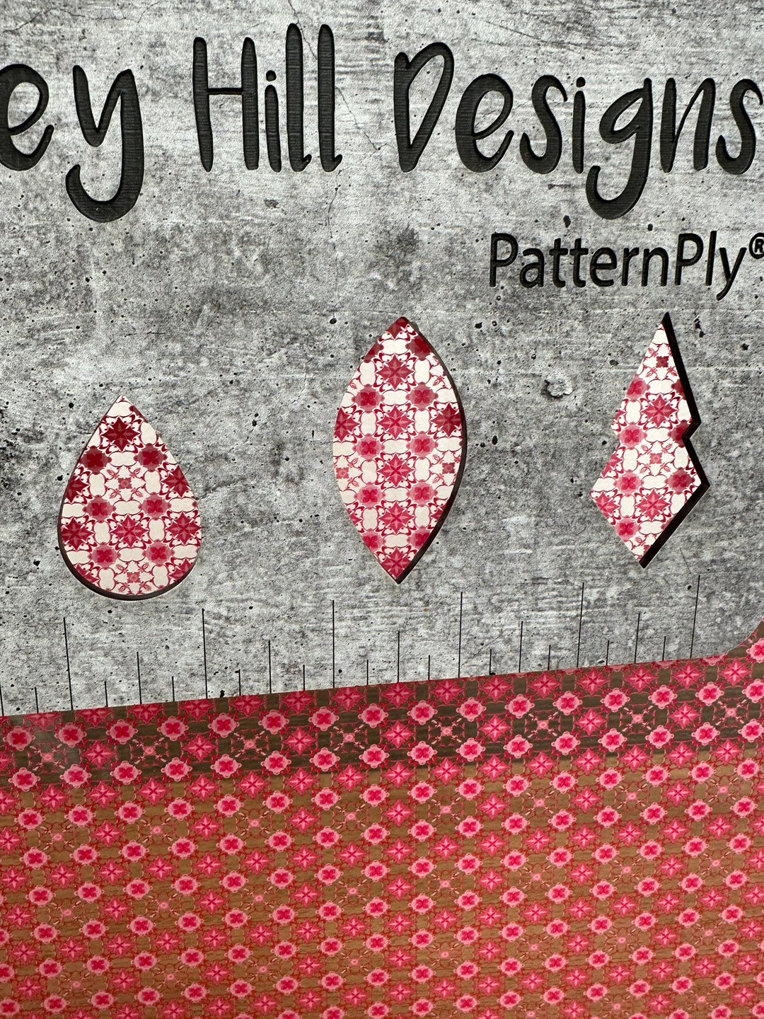 PatternPly® Scattered Pink Quilt